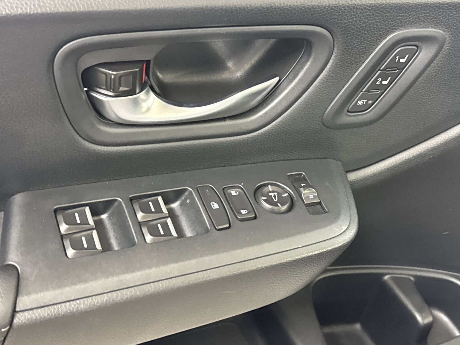 Used 2025 Honda Pilot EX-L image 19