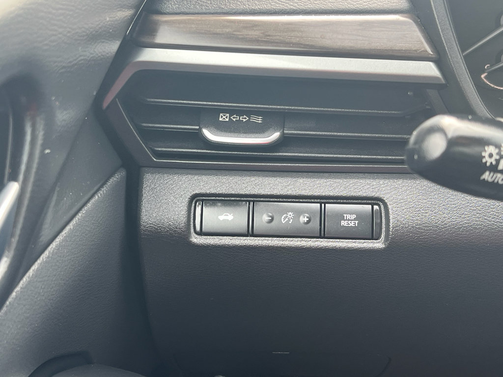 Used 2025 Nissan Altima 2.5 SV FWD image 24