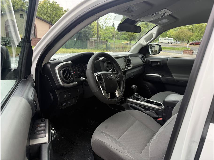 Used 2021 Toyota Tacoma SR5 RWD image 13