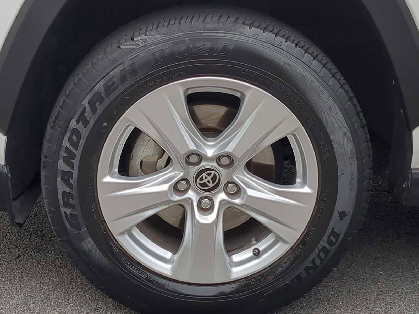 Used 2020 Toyota RAV4 XLE image 14