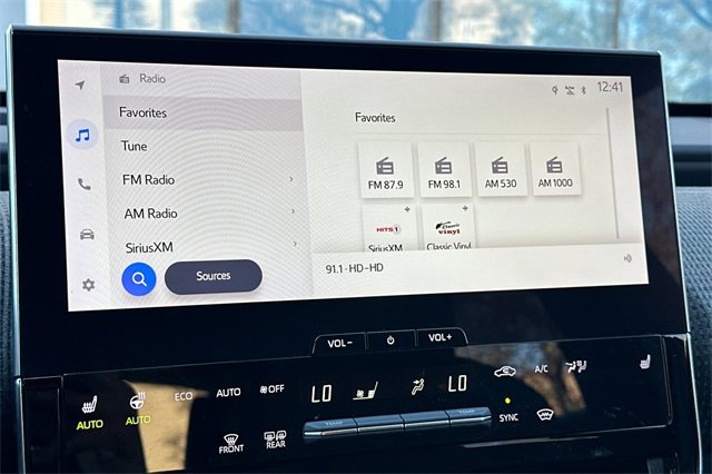 Used 2023 Subaru Solterra Limited image 22