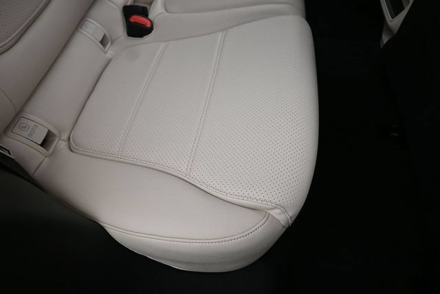 Used 2023 Mercedes-Benz GLC 300 4MATIC image 16