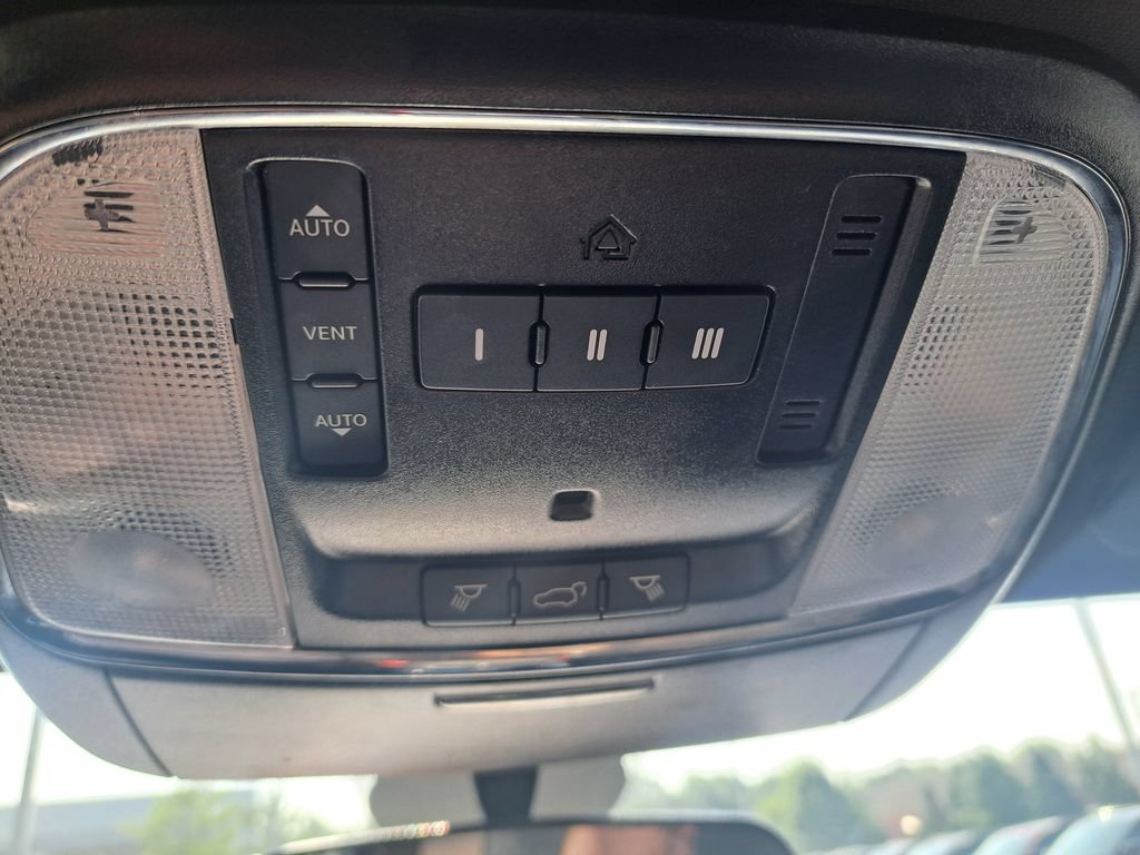 Used 2021 Jeep Grand Cherokee Laredo X AWD/4WD image 21