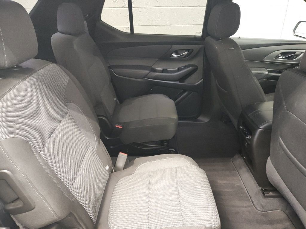 Used 2023 Chevrolet Traverse LT image 12