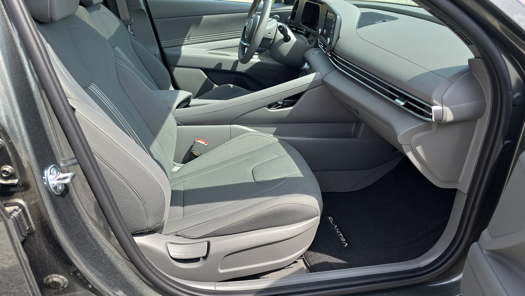 New 2026 Hyundai Elantra SEL Sport Premium w/ Cargo Package FWD image 13