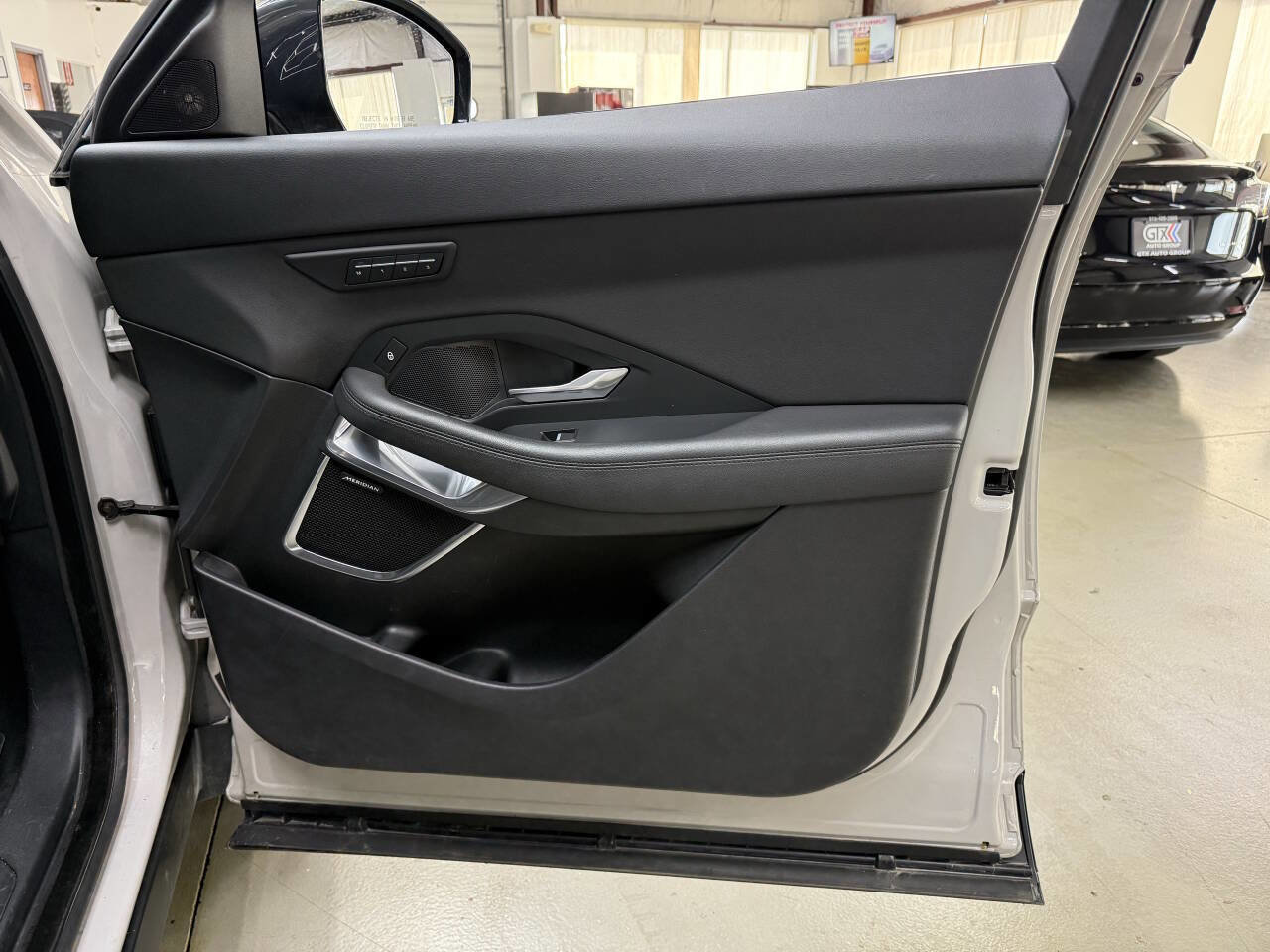 Used 2019 Jaguar E-PACE SE image 16