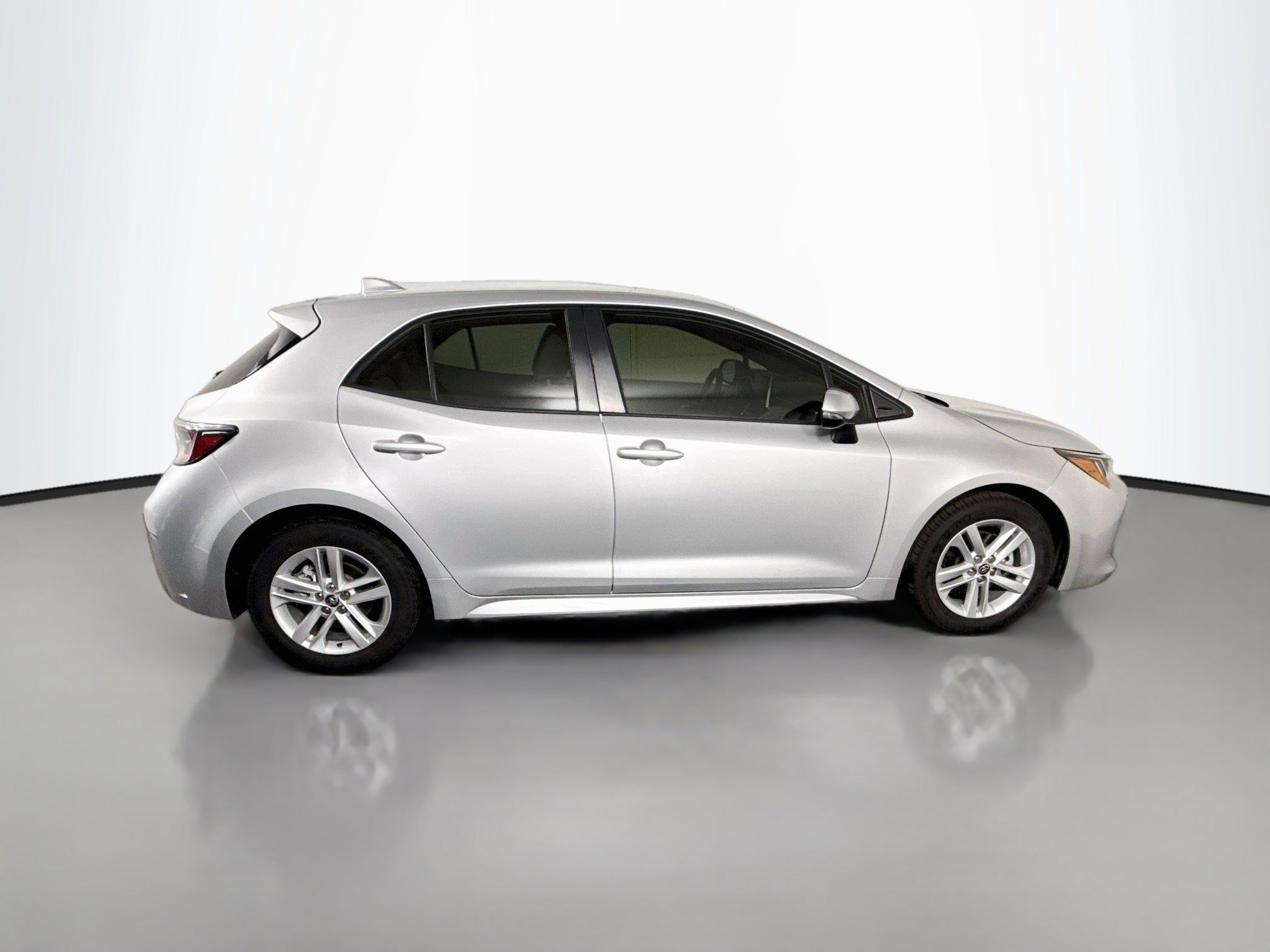Used 2022 Toyota Corolla SE w/ SE Preferred Package FWD image 11