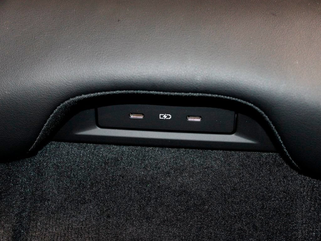 Certified 2026 Porsche Taycan AWD/4WD image 37