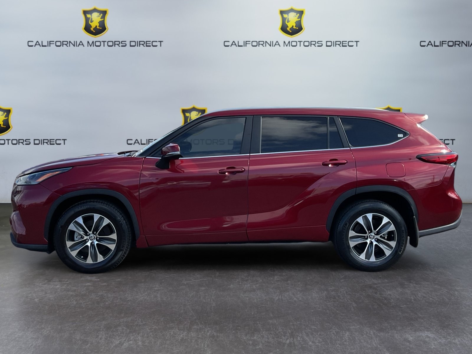 Used 2023 Toyota Highlander XLE FWD image 8
