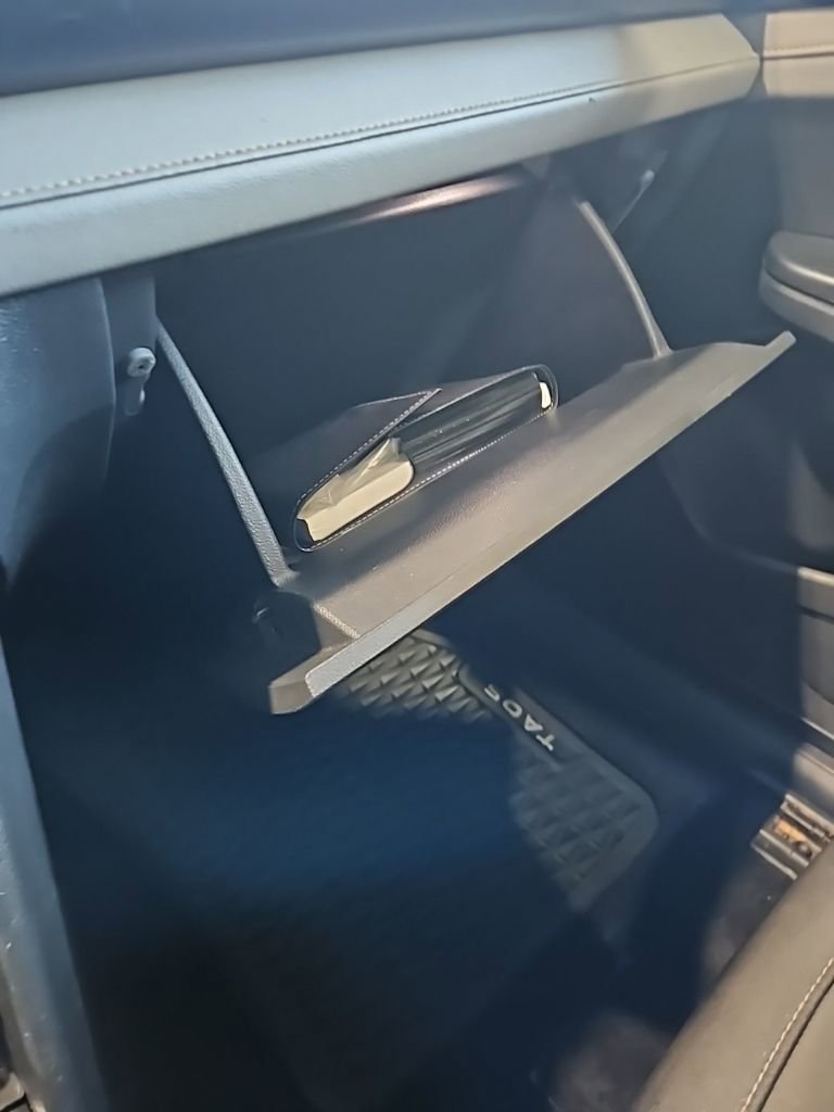 Used 2024 Volkswagen Taos SE image 28