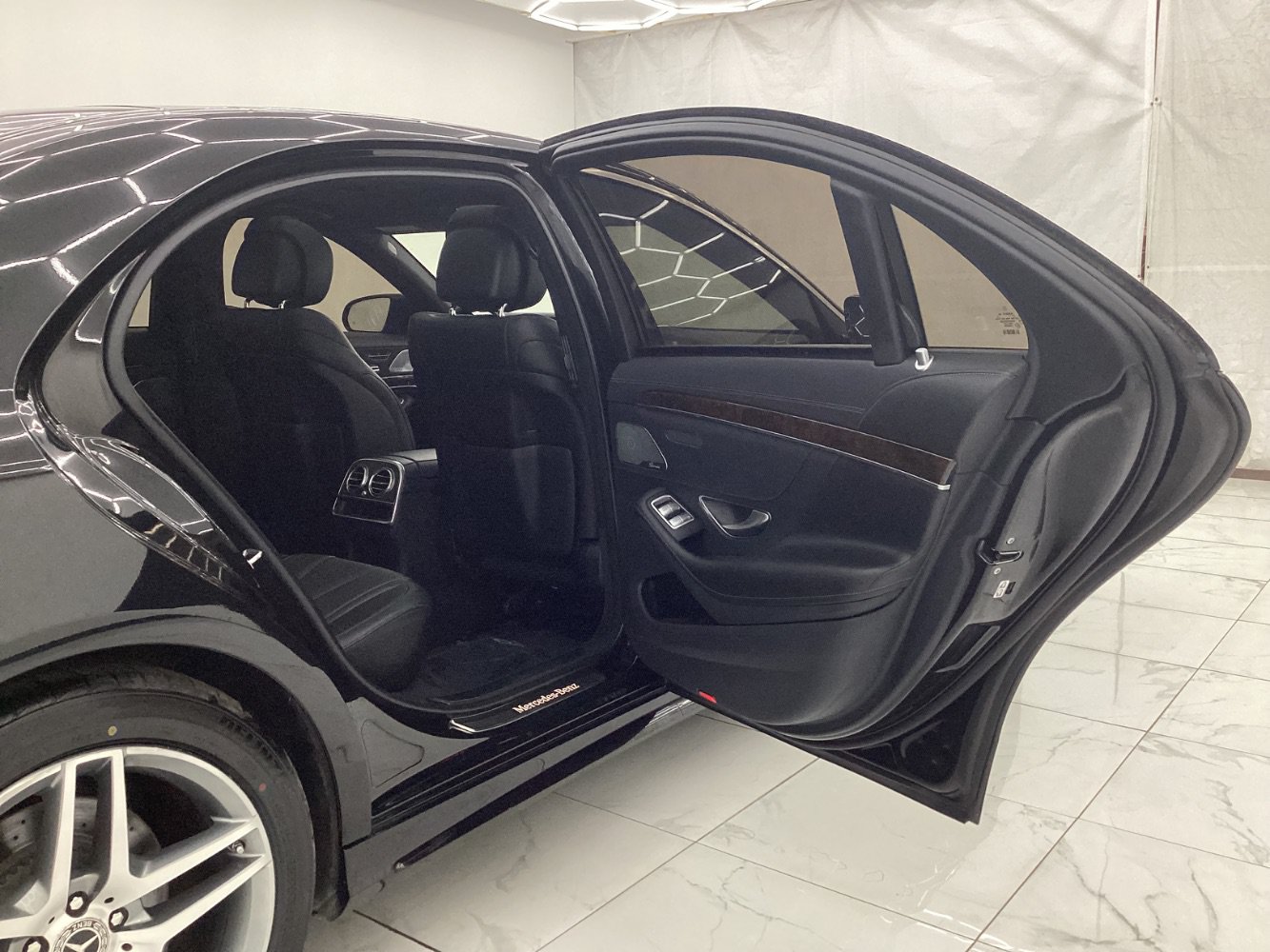 Used 2018 Mercedes-Benz S 560 4MATIC Sedan image 23