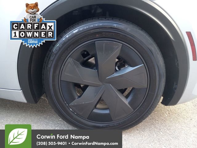 Used 2024 Toyota Prius LE image 30