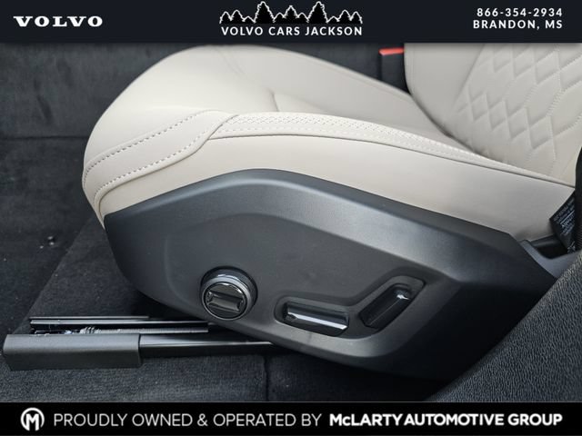New 2026 Volvo XC60 B5 Plus w/ Protection Package Premier AWD/4WD image 14