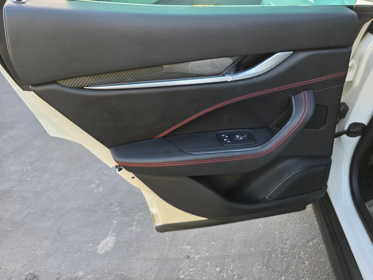 Used 2017 Maserati Levante S image 24