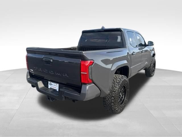 Used 2025 Toyota Tacoma SR5 AWD/4WD image 5