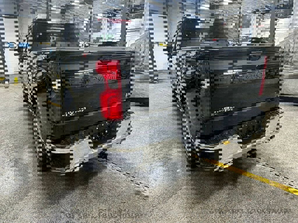 Used 2024 Chevrolet Silverado 1500 LTZ w/ Technology Package image 4
