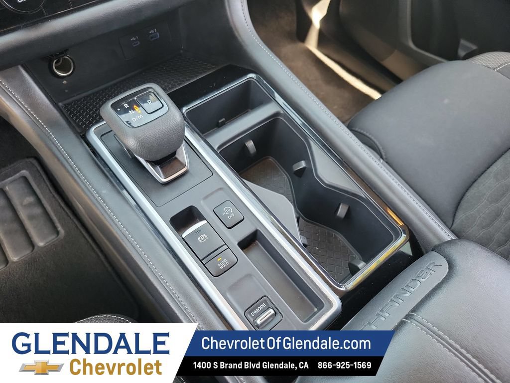 Used 2025 Nissan Pathfinder SV FWD image 26