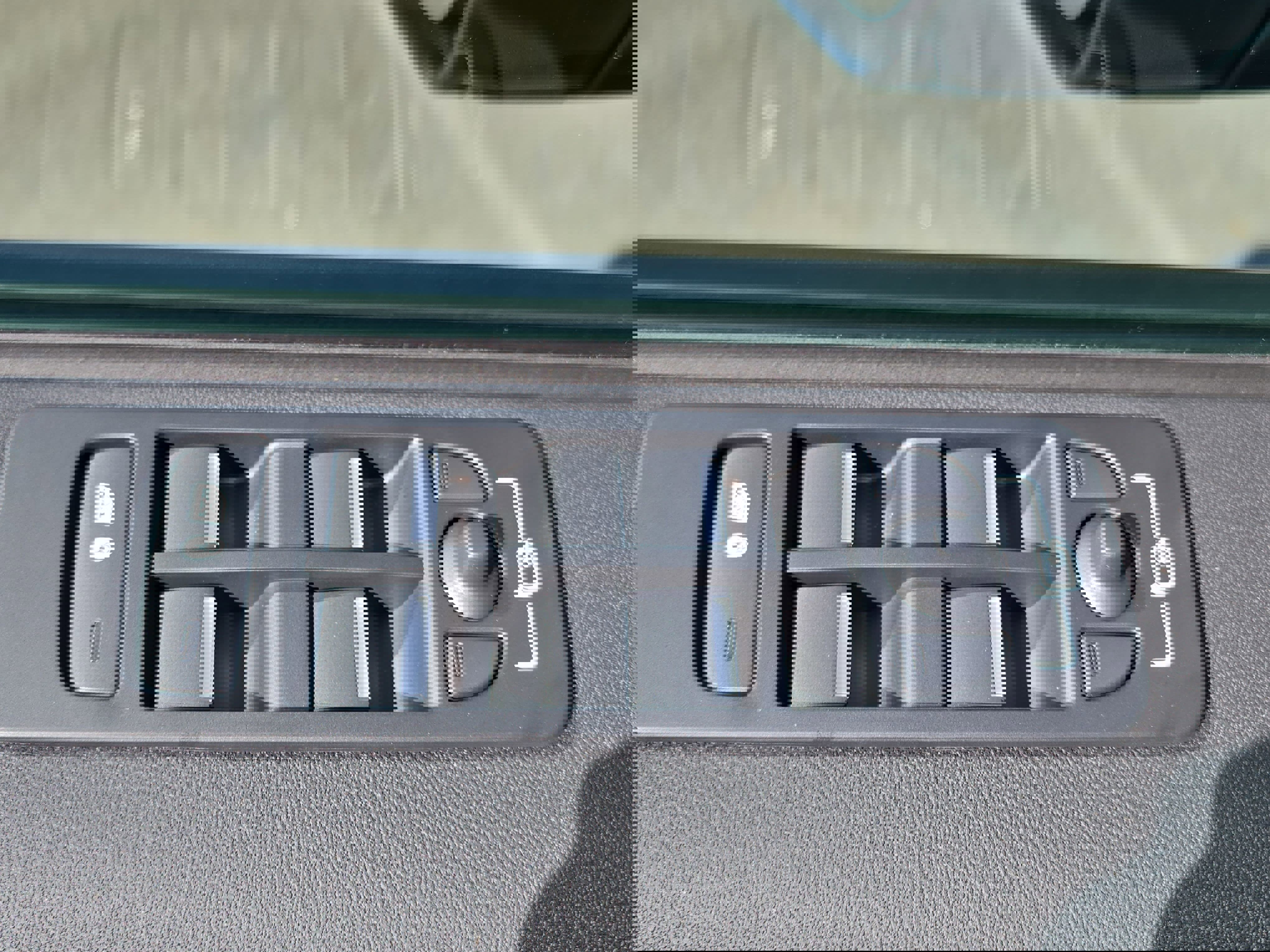 New 2025 Land Rover Discovery Sport Dynamic SE image 28