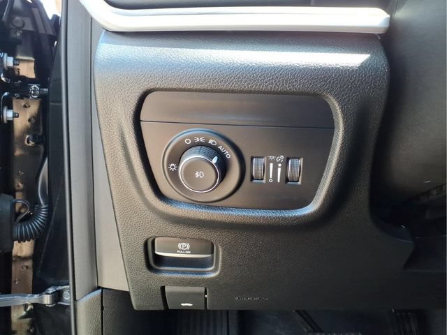 Used 2023 Jeep Grand Cherokee Limited AWD/4WD image 14