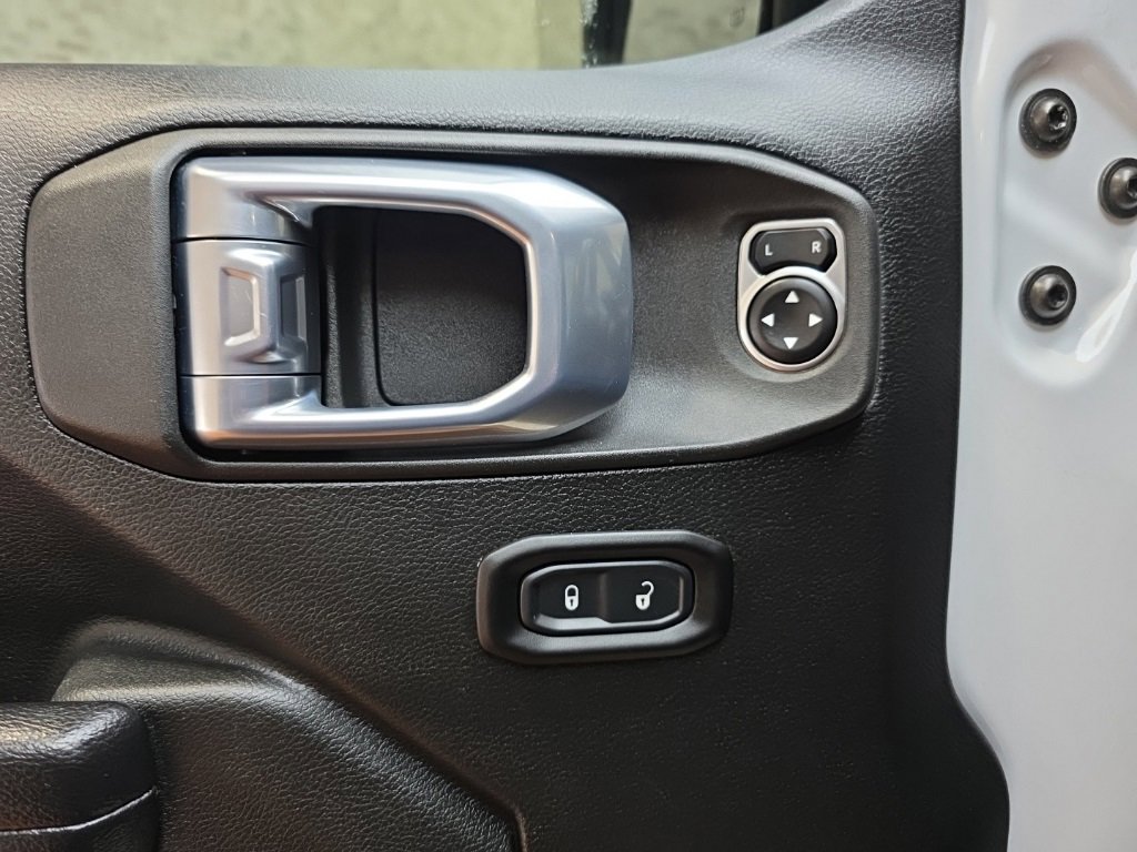 Used 2021 Jeep Gladiator Willys image 24