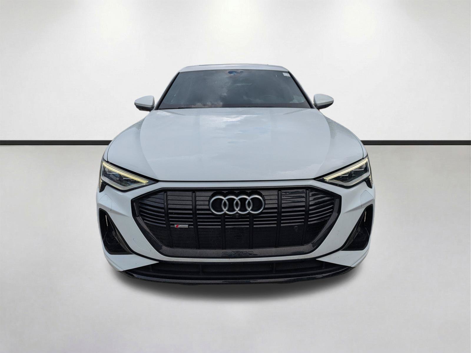 Used 2023 Audi e-tron Premium Plus w/ Premium Plus Package AWD/4WD image 3