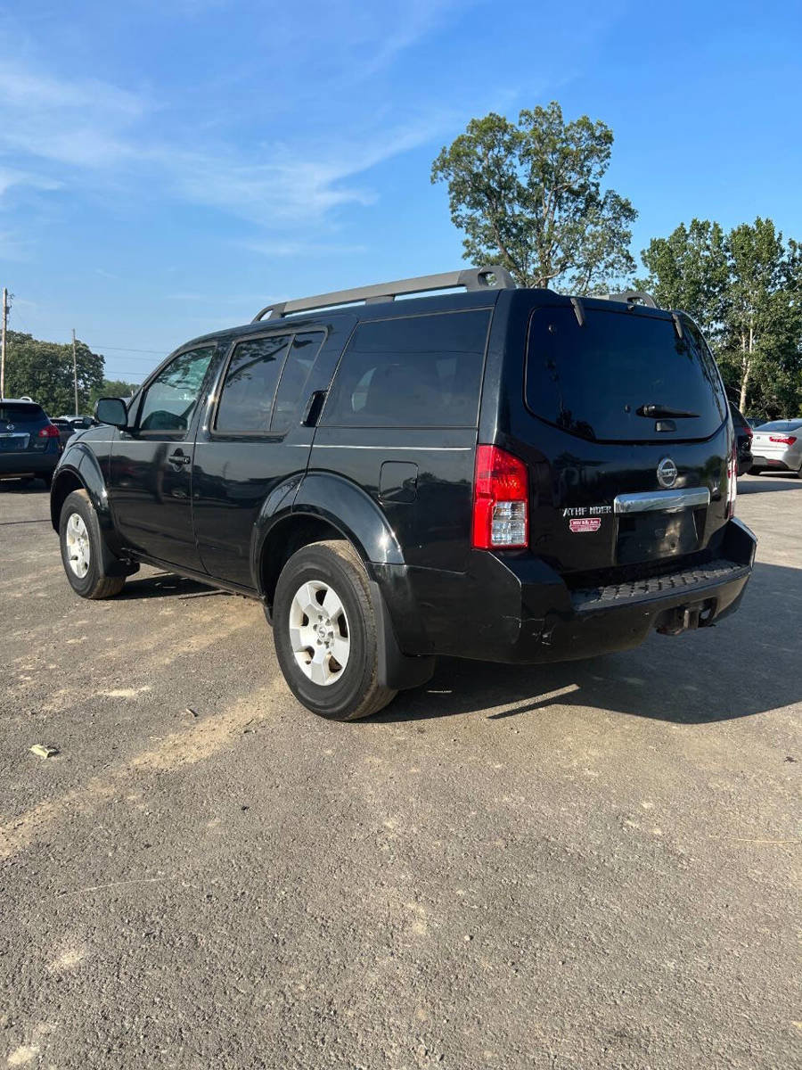 Used 2012 Nissan Pathfinder S image 4