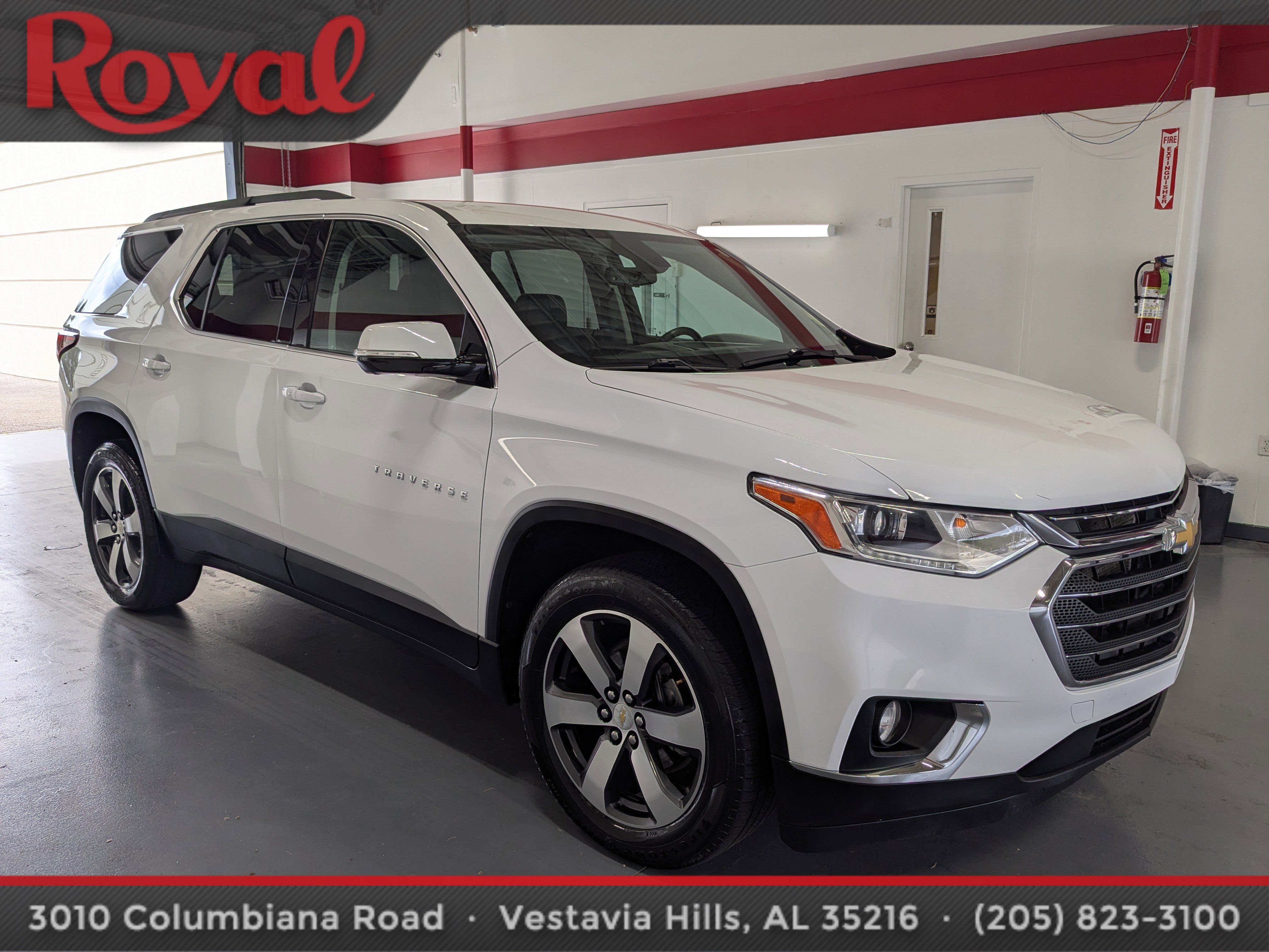 Used 2020 Chevrolet Traverse LT w/ LT Premium Package image 5