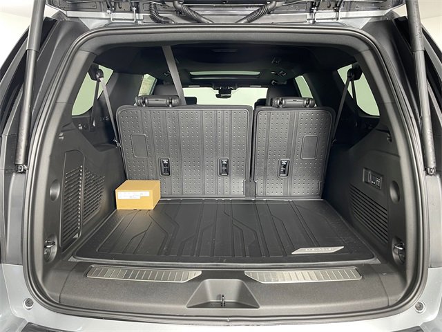 New 2026 Chevrolet Suburban High Country image 15