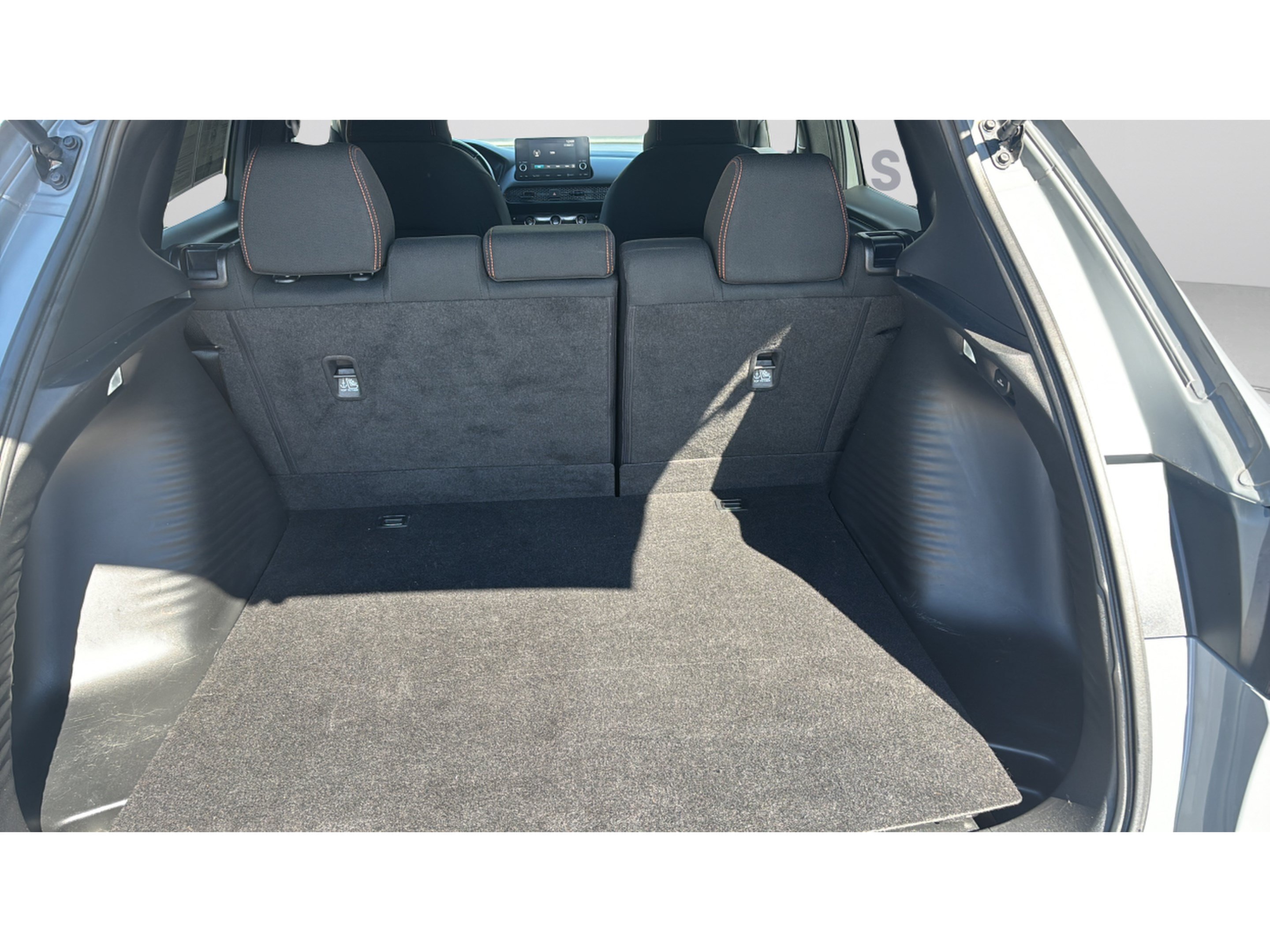Used 2025 Honda HR-V Sport image 14