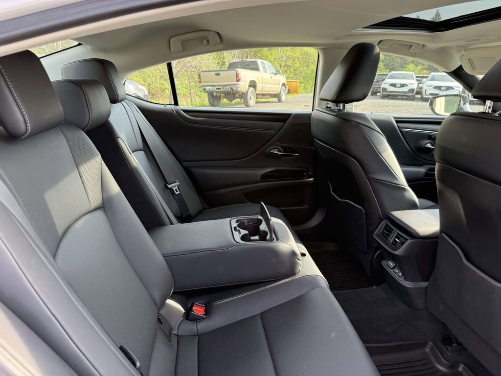 Used 2025 Lexus ES 350 w/ Premium Package image 16