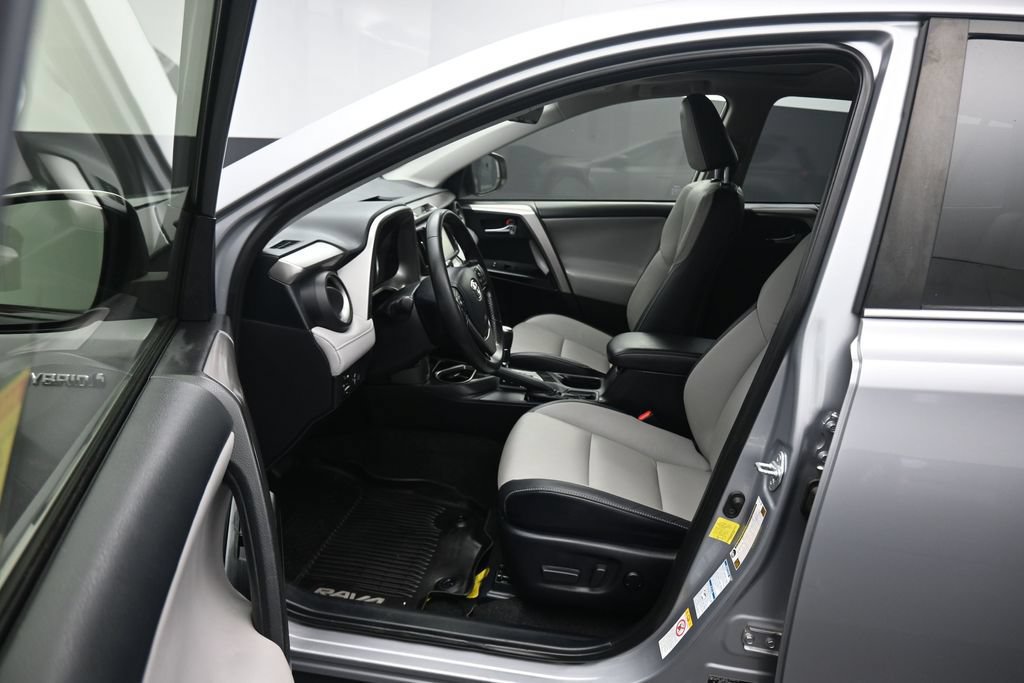 Used 2018 Toyota RAV4 Limited AWD/4WD image 11