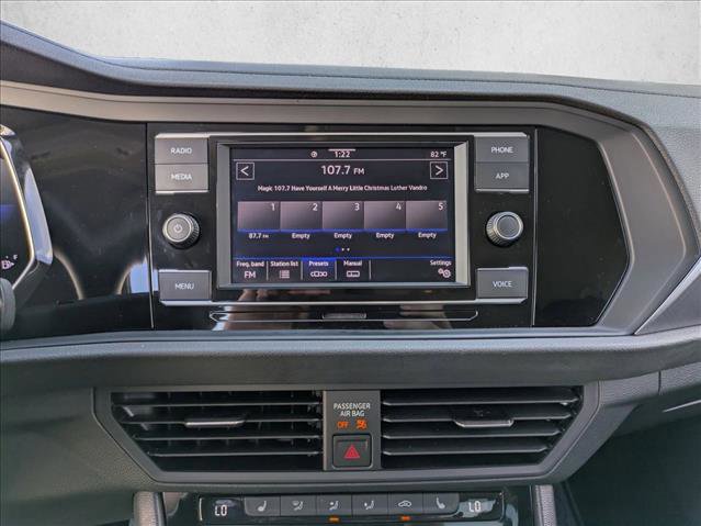 Used 2024 Volkswagen Jetta SE w/ Black Wheel Package image 14