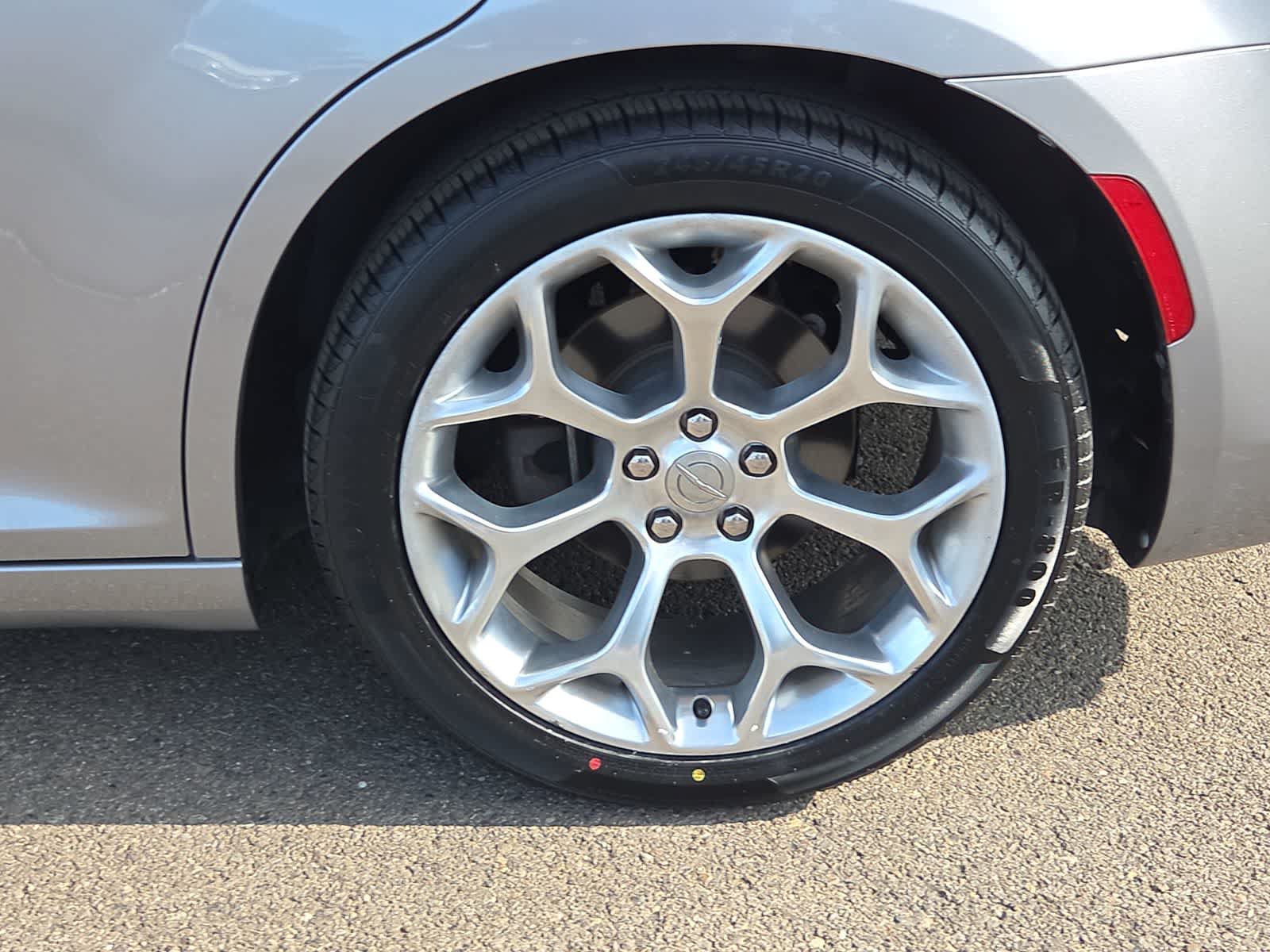 Used 2018 Chrysler 300 S w/ 300S Premium Group 2 RWD image 16