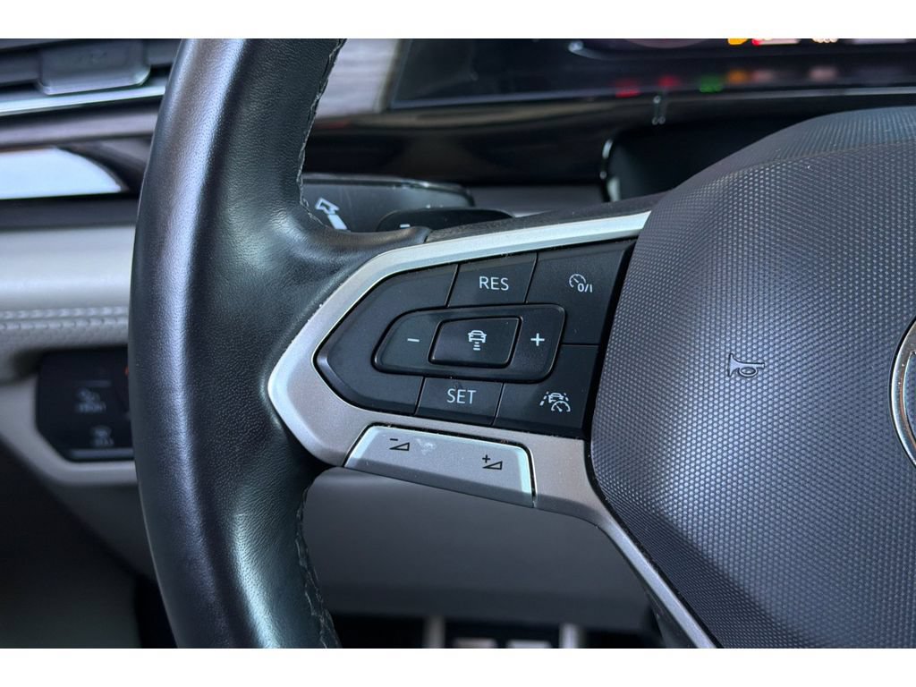 Used 2024 Volkswagen Atlas SEL Premium R-Line AWD/4WD image 28