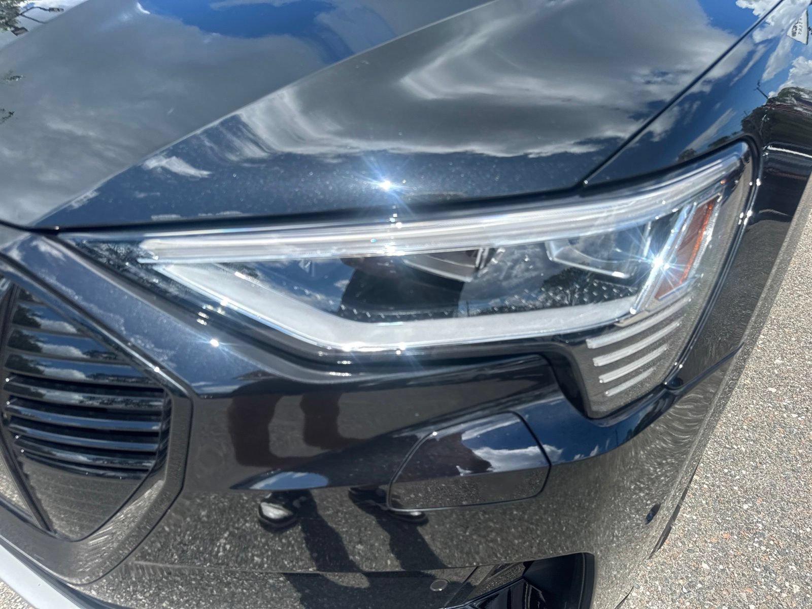 Used 2022 Audi e-tron Premium Plus AWD/4WD image 10