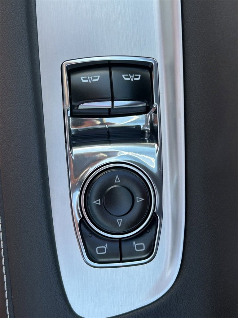 Used 2021 Chevrolet Corvette Stingray Coupe w/ Z51 Performance Package image 16