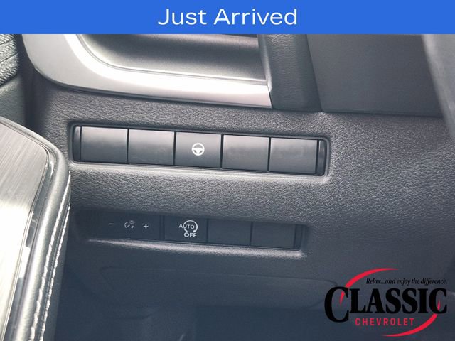 Used 2023 Nissan Rogue SV FWD image 28
