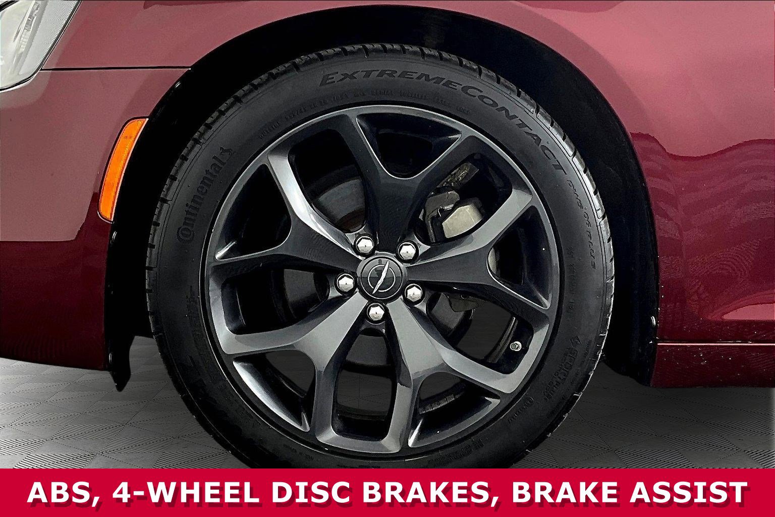 Used 2023 Chrysler 300 Touring w/ Sport Appearance Package image 30