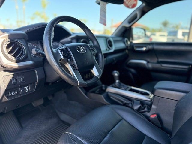 Used 2022 Toyota Tacoma Limited image 10