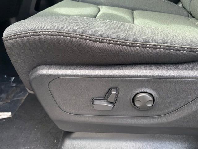 New 2026 RAM 1500 4x4 Crew Cab image 16