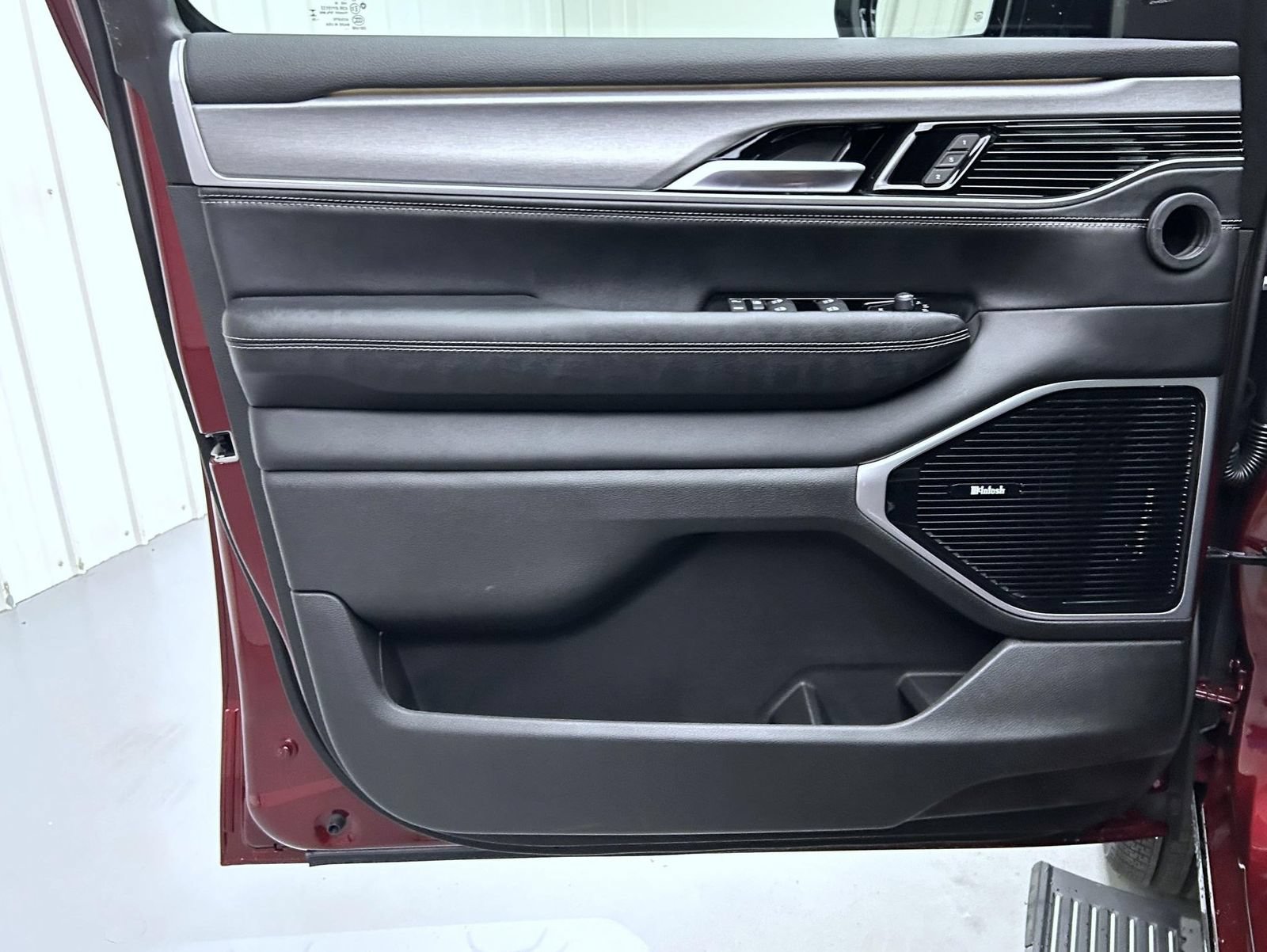 New 2026 Jeep Grand Wagoneer Limited AWD/4WD image 9