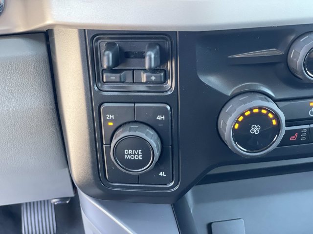 New 2026 Ford F350 XLT w/ XLT Premium Package AWD/4WD image 16