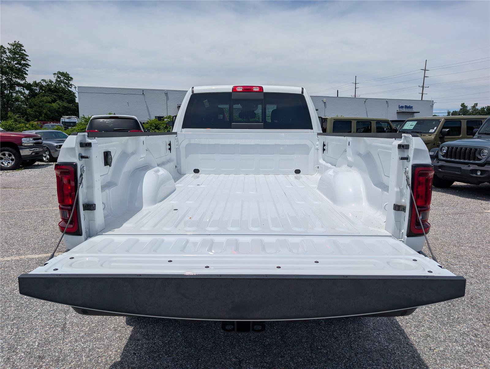 New 2026 RAM 3500 Tradesman AWD/4WD image 9