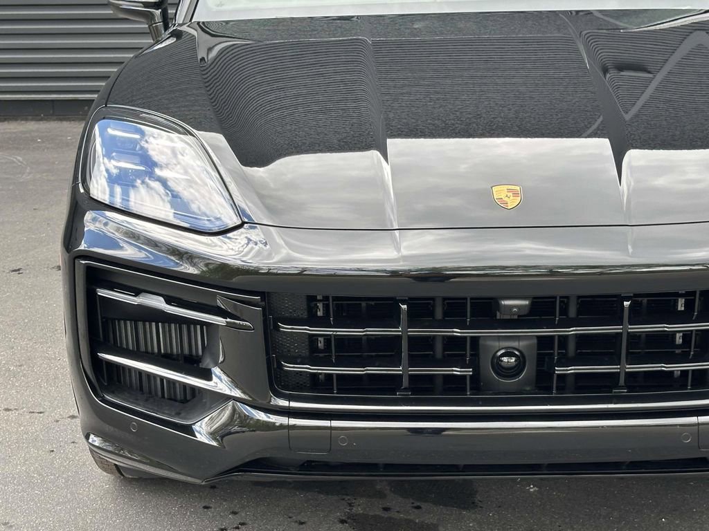 New 2026 Porsche Cayenne GTS AWD/4WD image 10