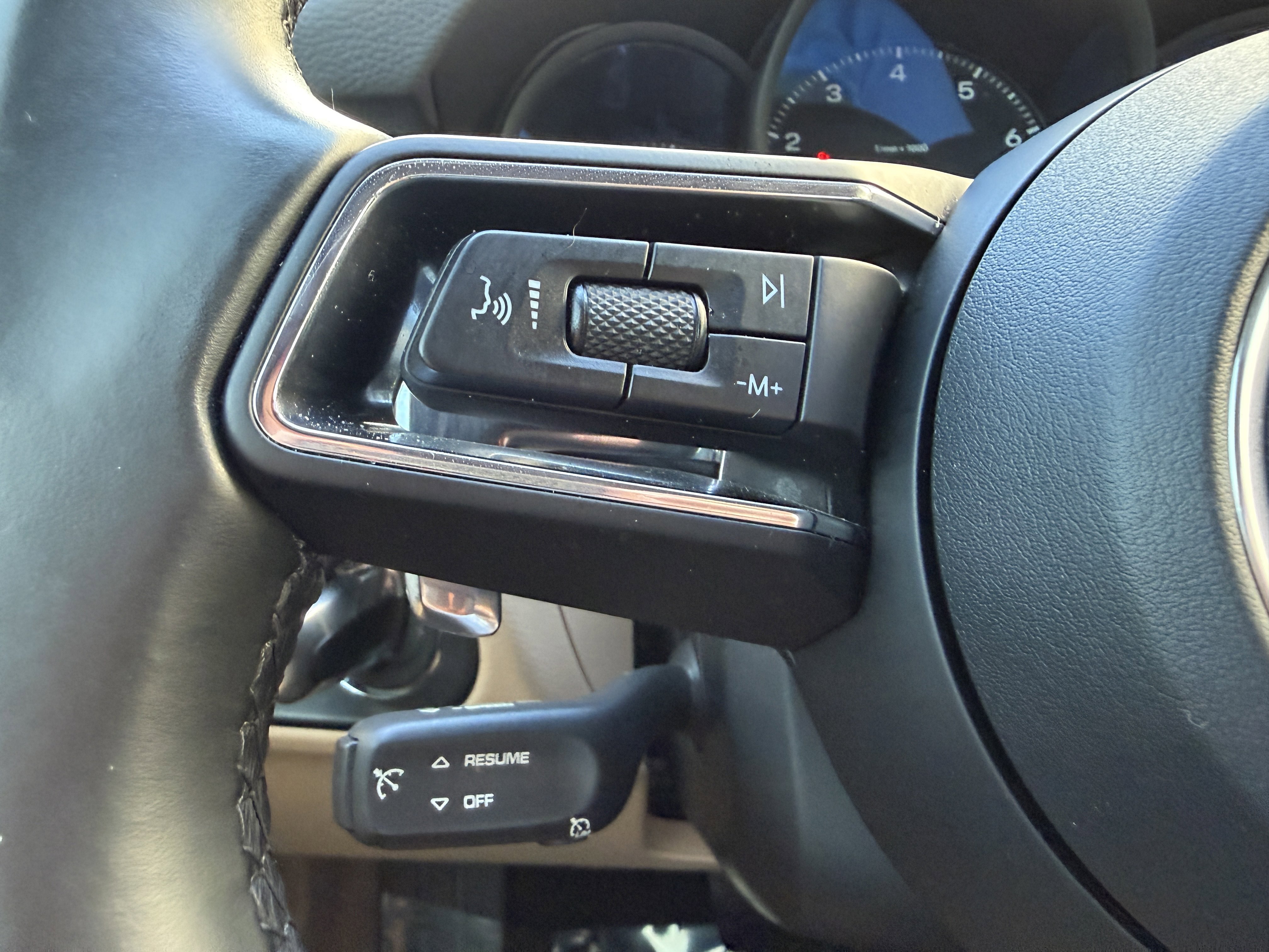 Certified 2022 Porsche Macan image 35