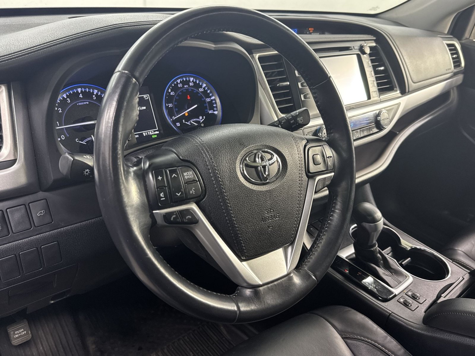 Used 2018 Toyota Highlander XLE AWD/4WD image 28