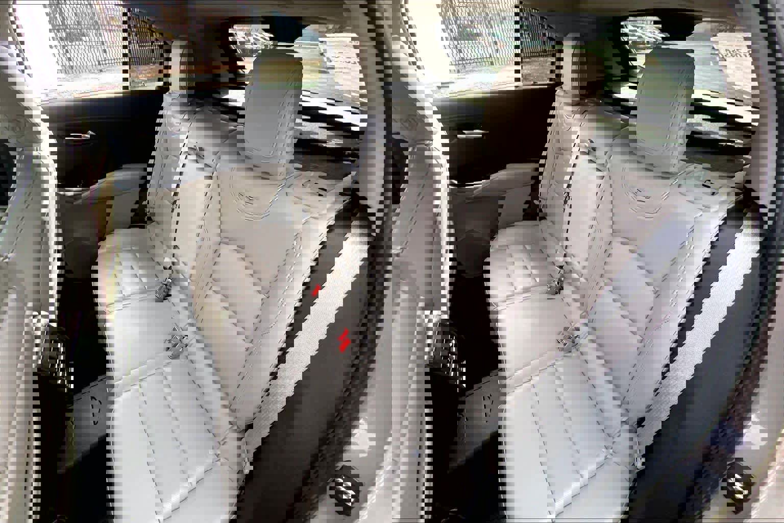 Used 2023 Cadillac XT4 Premium Luxury w/ Technology Package image 18