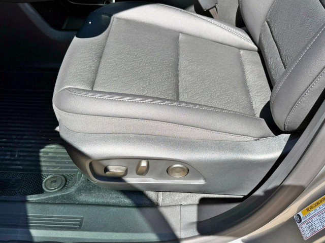 New 2026 Chevrolet Equinox LT w/ Convenience Package II image 14