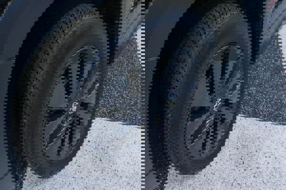 Used 2024 Volkswagen Taos S image 33