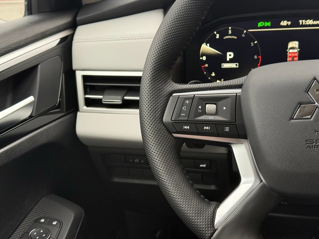 New 2026 Mitsubishi Outlander SE FWD image 10